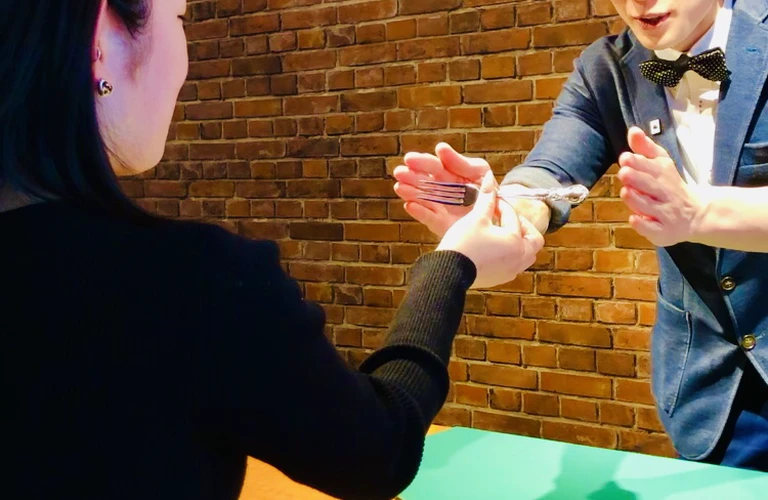 20代になっても未知の経験をしてみませんか？ | 秋田市のバーなら手品の館 スマイル